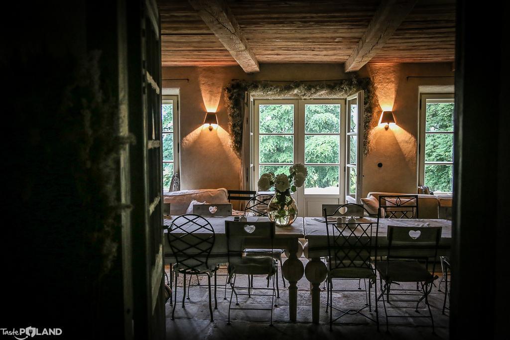 Dwor Dawidy Bed & Breakfast Mlynary Bagian luar foto